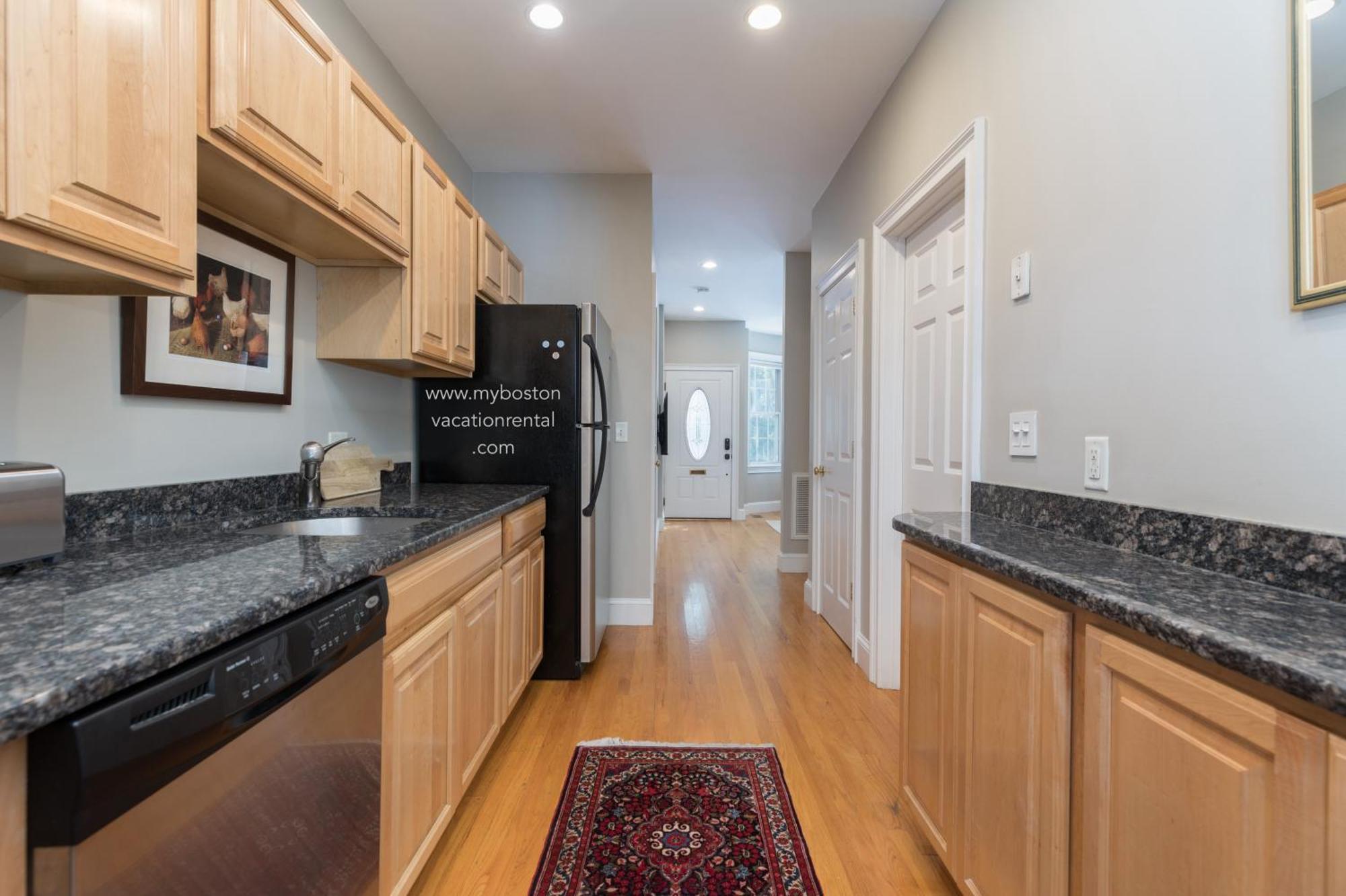 Sunny Convenient Home W/ Private Patio! Easy Walk To Everything! 波士顿 外观 照片